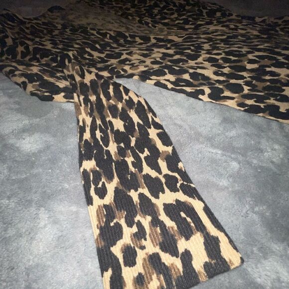 Halogen Leopard Print Open Sweater w/ Ribbed Cuffs - Picture 8 of 9